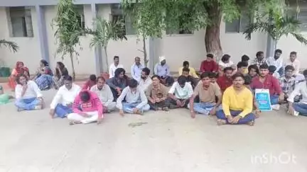 जालना: नुतन वसाहत वाळकेश्वर मंदिर येथे महावितरणच्या अभियंत्याच्या त्रासाला कंटाळून एकाची आत्महत्या, नागरिकांचे ठिय्या आंदोलन