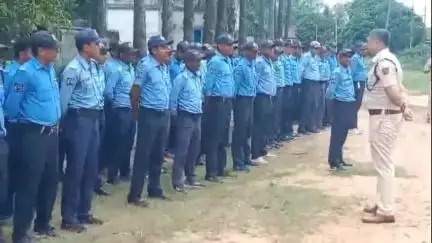 দুবরাজপুর: কাঁকরতলায় সিভিক ভলান্টিয়রদের মনোবল বাড়াতে বিশেষ সাক্ষাৎ ও পরামর্শ অ্যাডিশনাল SP-র