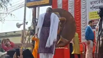 বহরমপুর: DYFI- র রাজ্য সম্মেলন উপলক্ষ্যে প্রকাশ্য সমাবেশের আয়োজন বহরমপুর টেক্সটাইল কলেজ মোড়ে, উপস্থিত মহম্মদ সেলিম