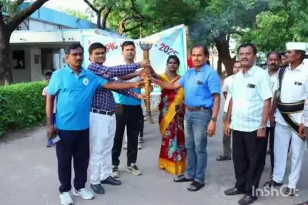 వెంకటాపురం: జిల్లా కేంద్రంలో ఒలంపిక్ టార్చ్‌ను ప్రారంభించిన జిల్లా అదనపు కలెక్టర్ సీహెచ్ మహేందర్ జి