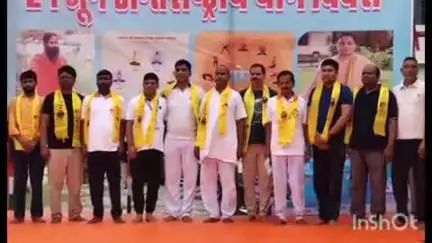 हंटरगंज: हंटरगंज में अंतरराष्ट्रीय योग दिवस पर कार्यक्रम का आयोजन किया गया, प्रखंड के कई पदाधिकारी रहे मौजूद