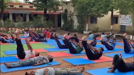 बनखेड़ी: अंतर्राष्ट्रीय योग दिवस पर नगर परिषद बनखेड़ी के विभिन्न वार्डों में योगाभ्यास कार्यक्रम का हुआ आयोजन