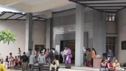 કરજણ: શહેરના સેવા સદન ખાતે 41 જેટલી ગ્રામ પંચાયતની ચૂંટણીને લઇ ડિસ્પેચની કામગીરી પૂર્ણ કરાઈ