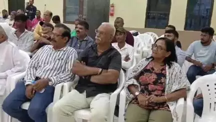 વડોદરા દક્ષિણ: શહેરમાં રથયાત્રાને ધ્યાને લેતા કારેલીબાગ વિસ્તારમાં શાંતિ સમિતિની મિટિંગ યોજાઈ