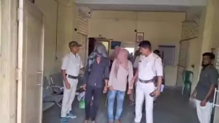 খয়রাশোল: সীমান্তবর্তী এলাকায় চোলাই মদ পাচারের ছক ভেস্তে দিল লোকপুর থানার পুলিশ, পৃথক অভিযানে গ্রেপ্তার 3