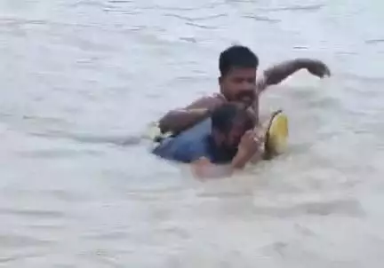 रूड़की: सोलानी पार्क के पास गंगनहर में डूब रहे युवक की जान भुट्टे वाले ने अपनी जान पर खेलकर बचाई, वीडियो हुआ वायरल