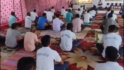 रतलाम नगर: विश्व योग दिवस पर SP कार्यालय रतलाम में सामूहिक योगाभ्यास कार्यक्रम का हुआ आयोजन