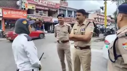 देहरादून: SSP देहरादून अजय सिंह ने सड़क पर उतरकर व्यवस्थाओं का लिया जायजा, दिए आवश्यक निर्देश