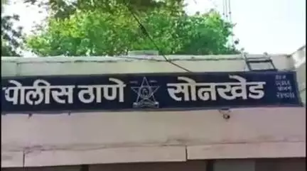 लोहा: सोनखेड शिवारात दोन भावकीत राडा, खुनाचा प्रयत्न केल्याप्रकरणी सोनखेड पोलीस ठाण्यात तीन आरोपींविरुद्ध गुन्हा दाखल