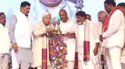 ರಾಯಚೂರು: ನಗರದಲ್ಲಿ ಸಚಿವ ಬೋಸರಾಜರ ಅಭಿನಂದನಾ ಗ್ರಂಥ 'ಚೈತನ್ಯ ಸಾಗರ' ಲೋಕಾರ್ಪಣೆ