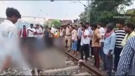 साहिबगंज: पश्चिमी रेलवे फाटक के पास साहिबगंज दानापुर इंटरसिटी ट्रेन में चढ़ते समय जमालपुर के युवक के दोनों पैर कटे