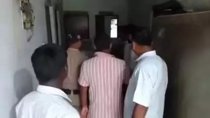 रुद्रपुर: पुलभट्टा थाना क्षेत्र में खेत में काम करते समय करंट लगने से व्यक्ति की हुई मौत, पुलिस ने शव पोस्टमार्टम के लिए भेजा