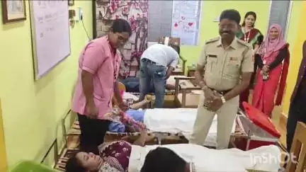 বর্ধমান ১: সমৃদ্ধি ইনস্টিটিউট অফ নার্সিং এবং বর্ধমান ওয়েভ-এর যৌথ উদ্যোগে সরাইটিকরে আয়োজিত হল 'রক্তের সম্পর্ক' কর্মসূচি