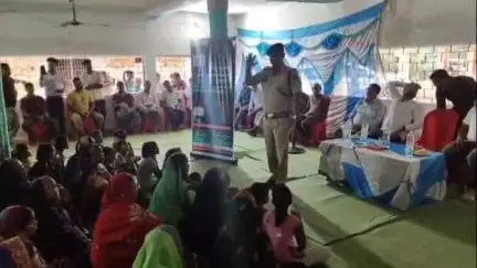 पामगढ़: सेवाई गांव में पामगढ़ पुलिस ने जन चौपाल लगाकर किया जनसंवाद, SP विजय पांडेय भी हुए शामिल