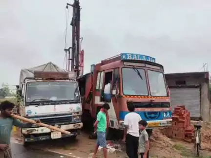 भैयाथान: करौटी में खड़ी ट्रक से अज्ञात चोरों ने डीजल टैंक का लॉक तोड़कर 400 लीटर डीजल चोरी किया और फरार हो गए
