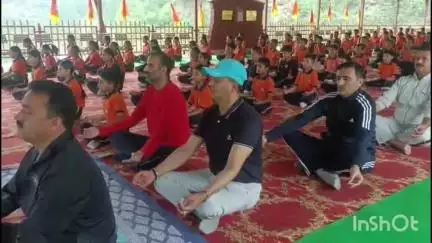 कोटखाई: कोटखाई में भाजपा मंडल द्वारा विश्व योग दिवस के अवसर पर किया गया योगाभ्यास, साथ ही एक बैठक का भी आयोजन