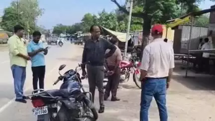 सिरसागंज: इटावा रोड पर दूसरे दिन शनिवार को चलाया गया अतिक्रमण हटाओ अभियान