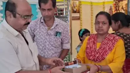সাঁইথিয়া: সাঁইথিয়ায় মহাপ্রসাদ বিতরণে জনজোয়ার মুখ্যমন্ত্রীর উদ্যোগে দিঘার জগন্নাথ দেবের প্রসাদ বিতরণ