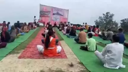 आनी: रेमू में मेरा युवा भारत के तहत अंतर्राष्ट्रीय योग दिवस के उपलक्ष्य में योग शिविर का आयोजन किया गया