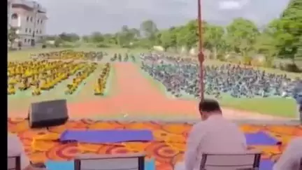 सेलू: श्रीराम प्रतिष्ठान व आर्ट ऑफ लिव्हिंग यांच्या संयुक्त विद्यमाने आंतरराष्ट्रीय योग दिन प्रिन्स स्कूल मैदानात साजरा