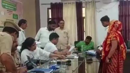 डेरापुर: इकरामपुर गांव में ग्राम सभा की भूमि पर दबंगों ने जबरन कब्जा कर निर्माण किया, पीड़ित ने समाधान दिवस में की शिकायत