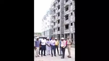 கடலூர்: காவலர் குடியிருப்பை குறைபாடு இல்லாமல் கட்ட வேண்டும், திடீர் குப்பத்தில் காவல்துறை இயக்குனர் சைலேஷ்குமார் யாதவ் அறிவுறுத்தல்