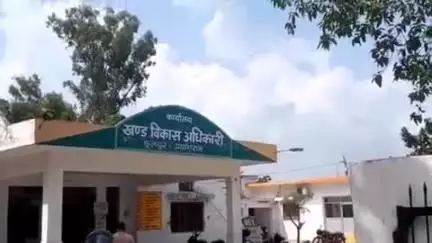 फूलपुुर: मलथुवा में घर में घुसकर तीन लोगों के साथ की गई मारपीट, गंभीर चोट आई, आधा दर्जन से अधिक के खिलाफ मामला दर्ज
