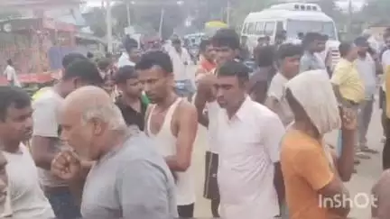 पालीगंज: चंढोस गांव के पास अज्ञात वाहन की टक्कर से बाइक सवार की मौत, लोगों ने किया सड़क जाम