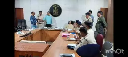बेमेतरा: बेमेतरा में पुलिस कस्टडी (बंदी गृह) में आरोपियों को हथकड़ी लगाने की विधि के संबंध में प्रशिक्षण दिया गया