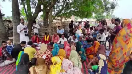 उजियारपुर: उजियारपुर के बेलमेघ में पंचायत चौपाल कार्यक्रम का आयोजन, भारी संख्या में जुटे लोग