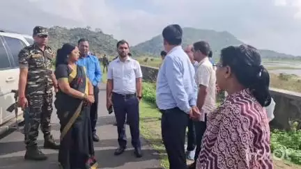 मंझिआंव: मझिआंव में उपायुक्त ने किया नगर पंचायत कार्यालय का निरीक्षण