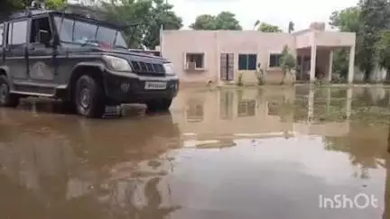अंबाह: अम्बाह में नगर पालिका की लापरवाही, मूसलाधार बारिश के चलते SDOP के सरकारी आवास में भरा पानी
