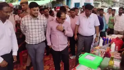 महाराजगंज: दरहटा में लगा जन चौपाल, नोडल अधिकारी ने त्वरित निस्तारण के लिए दिए निर्देश