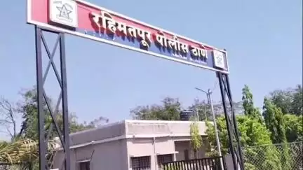 कोरेगाव: सायबर फसवणुकीतील तक्रारीची ६० हजार रुपयांची रक्कम तक्रारदारास परत; रहिमतपूर पोलिसांची कामगिरी