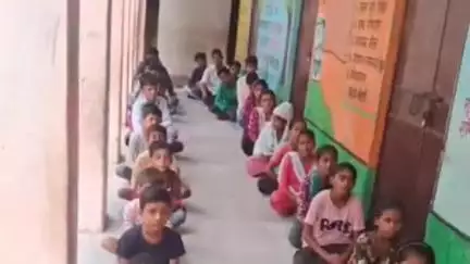 सुप्पी: मरपा ईश्वर दास में अंतर्राष्ट्रीय योग दिवस पर कार्यक्रम आयोजित, बच्चों को सिखाए योग के तरीके