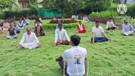 इस्लामपुर: अंतर्राष्ट्रीय योग दिवस पर इस्लामपुर में हुए कई कार्यक्रम