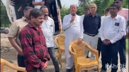 ઉમરગામ: ઉમેદવારને મતદારોને વહેંચવા માટે રૂપિયા આપ્યા ઉમરગામ ધારાસભ્યનો ચૂંટણી પ્રચારમાં બફાટ