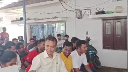 खलारी: जगत पुरम में विधायक सुरेश बैठे ने ग्रामीणों की सुनीं समस्याएं