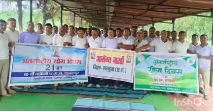 सूरजपुर: कनकपुर सिलफिली में दसवीं बटालियन के जवानों ने किया योगाभ्यास, लिया प्रतिदिन योगाभ्यास करने का संकल्प