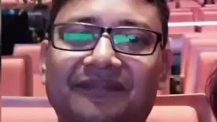 বিশালগড়: খবরের জেরে অসহায় পরিবারের পাশে দাঁড়ালো সুদূর সিঙ্গাপুরের যুবক, ঘটনা বড়জলা এলাকায়