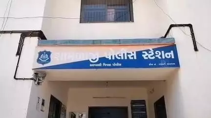 ભિલોડા: શામળાજી પોલીસે અણસોલ ચેકપોસ્ટ પરથી ટ્રાવેલ્સ બસ માથી 2.90 લાખનો સહીત ડ્રાઈવરને દબોચ્યો.