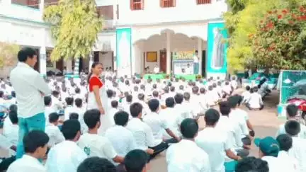 নানুর: বিশ্ব আন্তর্জাতিক যোগ দিবস উপলক্ষে কীর্ণাহার শিবচন্দ্র উচ্চ বিদ্যালয়ে আয়োজিত যোগের অনুষ্ঠান
