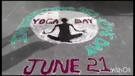 అశ్వారావుపేట: చండ్రుగొండ పోలీసుల ఆధ్వర్యంలో యోగాసనాలు చేసిన విద్యార్థులు, ఉపాధ్యాయులు