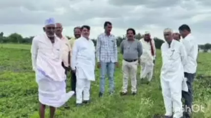 निलंगा: शिऊर गावचा दोन वर्षांपासून वादात अडकलेला शेत रस्ता प्रशासनाच्या पुढाकाराने अखेर खुला