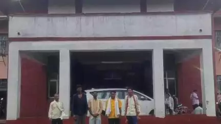 किशनगंज: अचारपुरा सहरिया बस्ती से 11 केवी लाइन हटाने के लिए दिया गया ज्ञापन