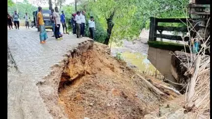 হাইলাকান্দি: নিতাইনগর-বোয়ালিপার সড়কে বন্যায় ক্ষতিগ্রস্ত সেতু পরিদর্শন করে শীঘ্রই মেরামতের কাজশুরু হবে বললেন বিধায়ক জাকির হোসেন লস্কর