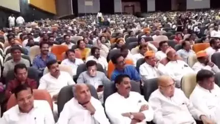नागपूर ग्रामीण: सुंदर मुलीवर शंभर लोक प्रेम करतात, त्यात सौंदर्याचा काय दोष? : भाजपमधील आयारामांवर गडकरींचं मोठं विधान