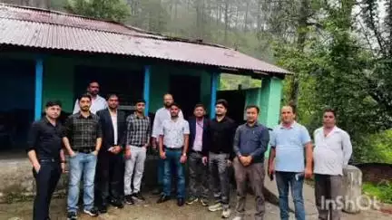 शाहपुर: भारत निर्वाचन आयोग की टीम ने शाहपुर विधानसभा के गांव में मतदान केंद्रों का किया निरीक्षण