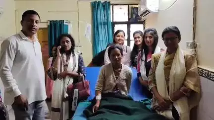 लोहाघाट अस्पताल में जटिल ऑपरेशन कर महिला की जान बचाने वाली डॉक्टर्स की टीम सम्मानित।