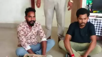 जशपुर: जशपुर पुलिस ने रनपुर से 30 लीटर अवैध अंग्रेजी शराब की जब्ती की, दो गिरफ्तार